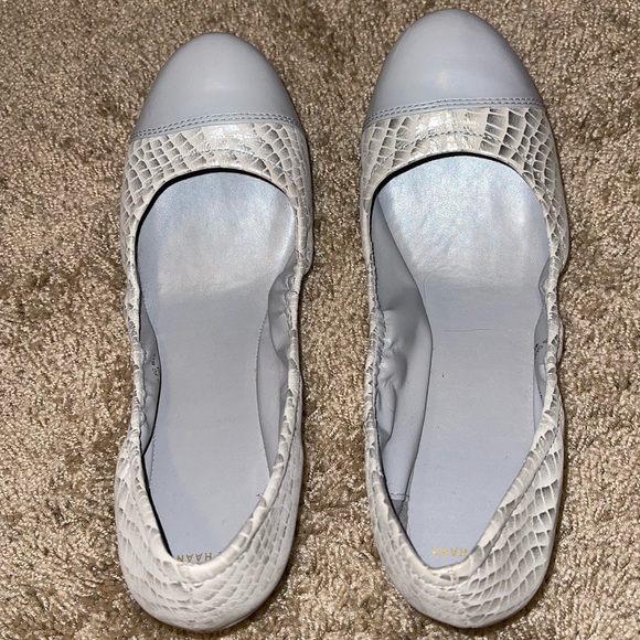Cole Haan silver/gray snake print ballet flats. Size 11 - Picture 2 of 4